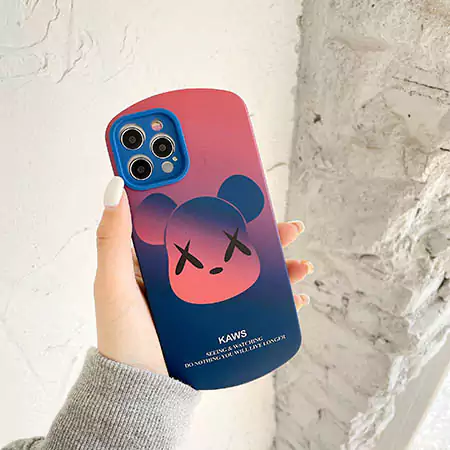 人気暴力熊kaws iPhone16 マウスフォンケース/ファッション耐衝撃グラデーションカウズiPhone15 高品質ケース低価格通販
